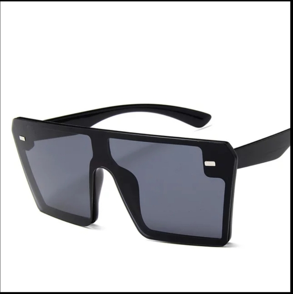 Accessories - ☘OVERSIZED WOMEN'S FASHION SUNGLASSES-MATT BLACK ☘